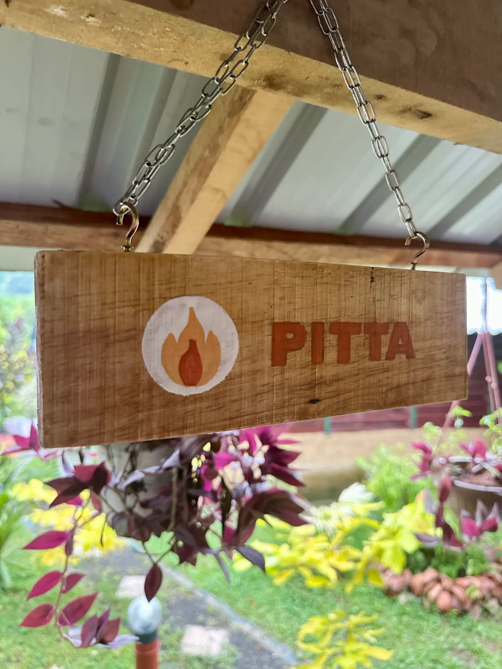 Handgemalte Tafel: Pitta
